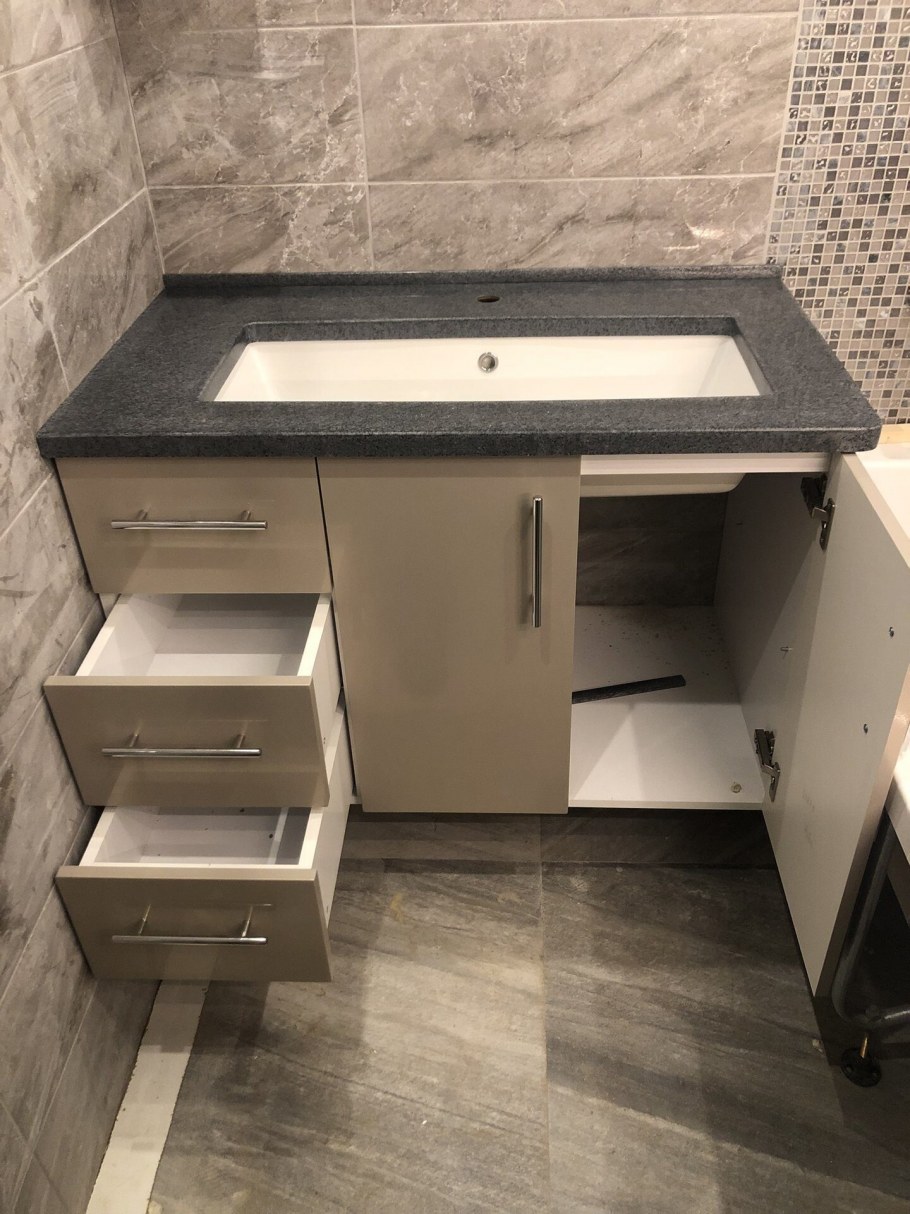 Столешница со встроенной раковиной