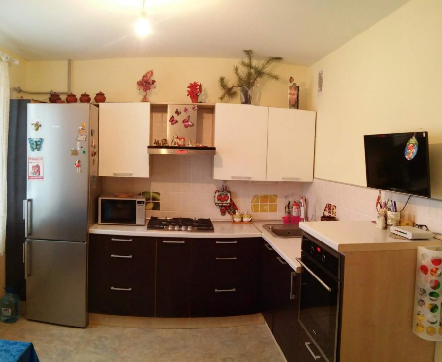 Кухня в жилой квартире