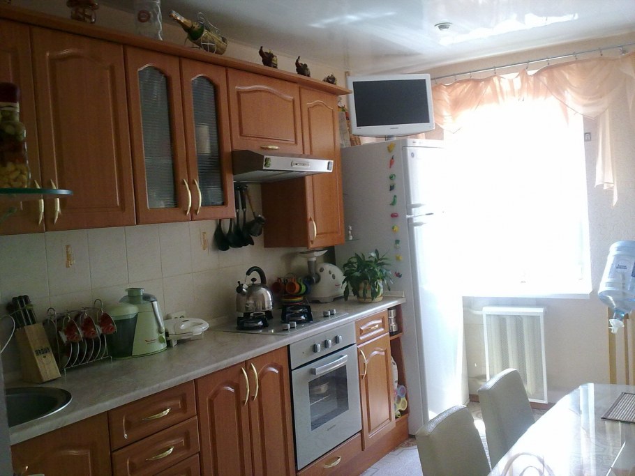 Кухня в среднем состоянии