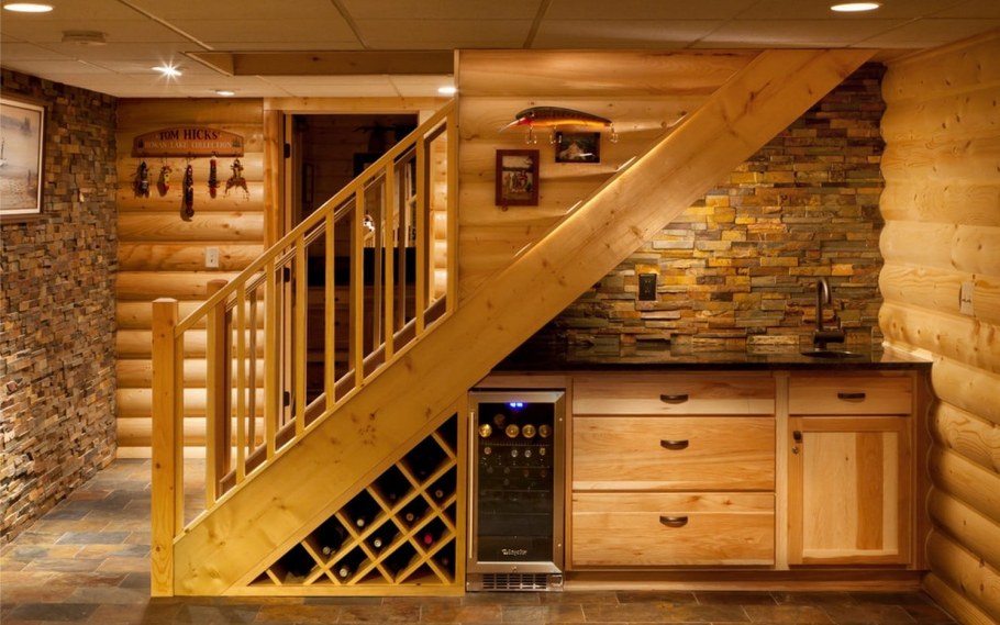 Лестница винтовая деревянная