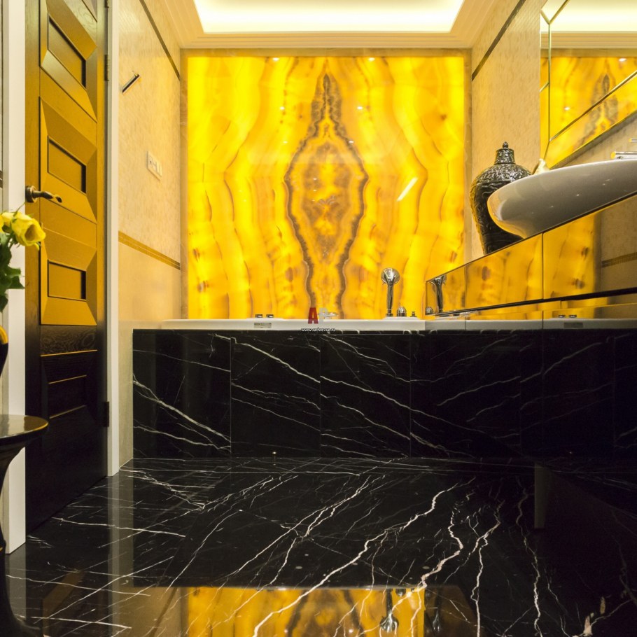 Черно желтая ванная комната