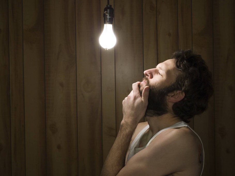 Девушки во время утренних сборов