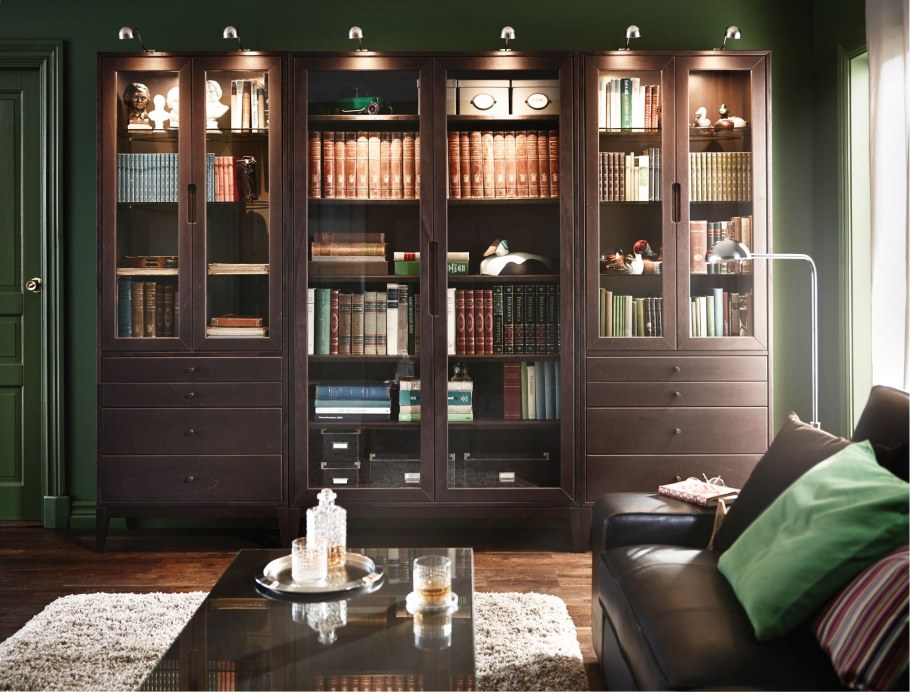 Шкаф-витрина hemnes ikea