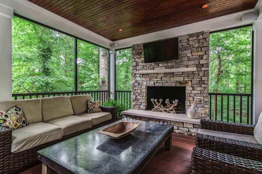 Телевизор на террасе