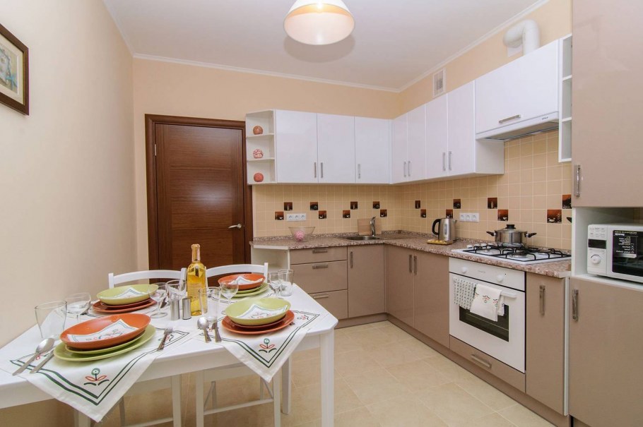 Интерьер угловой кухни 10