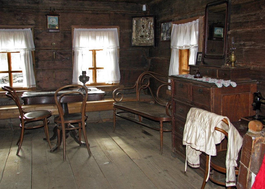 Интерьер деревенской избы