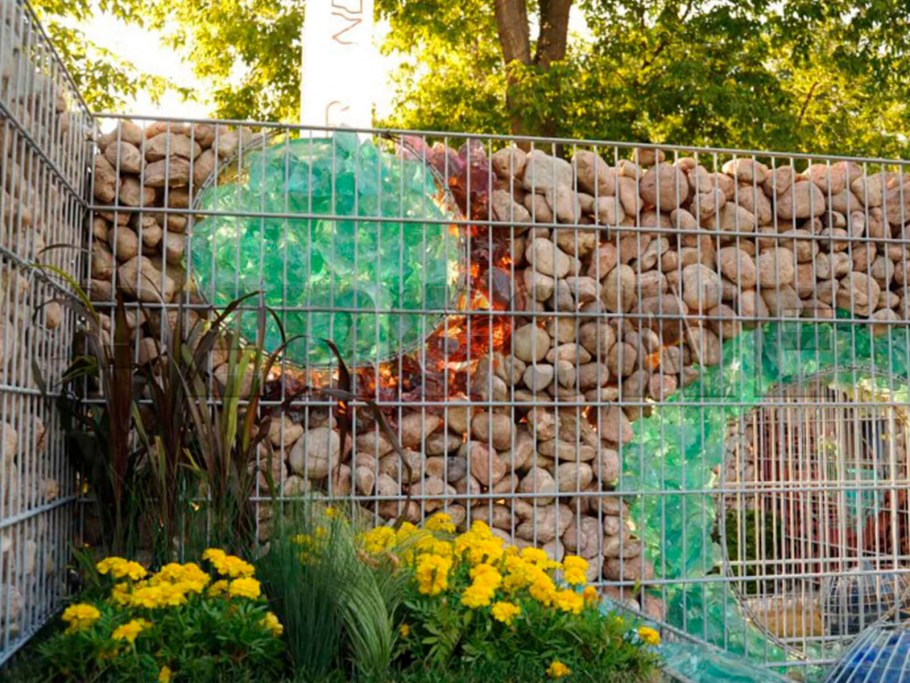 Эрклез в клумбе