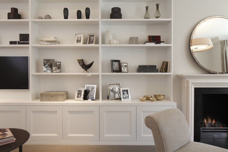 Стеллаж в гостиную белый