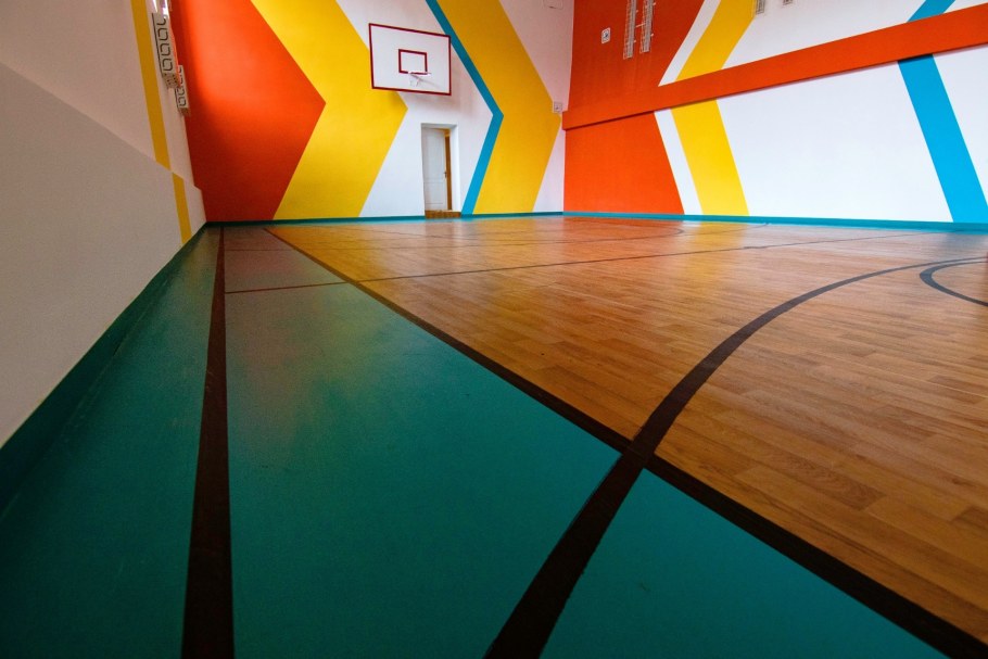 Интерьер спортивного зала в школе