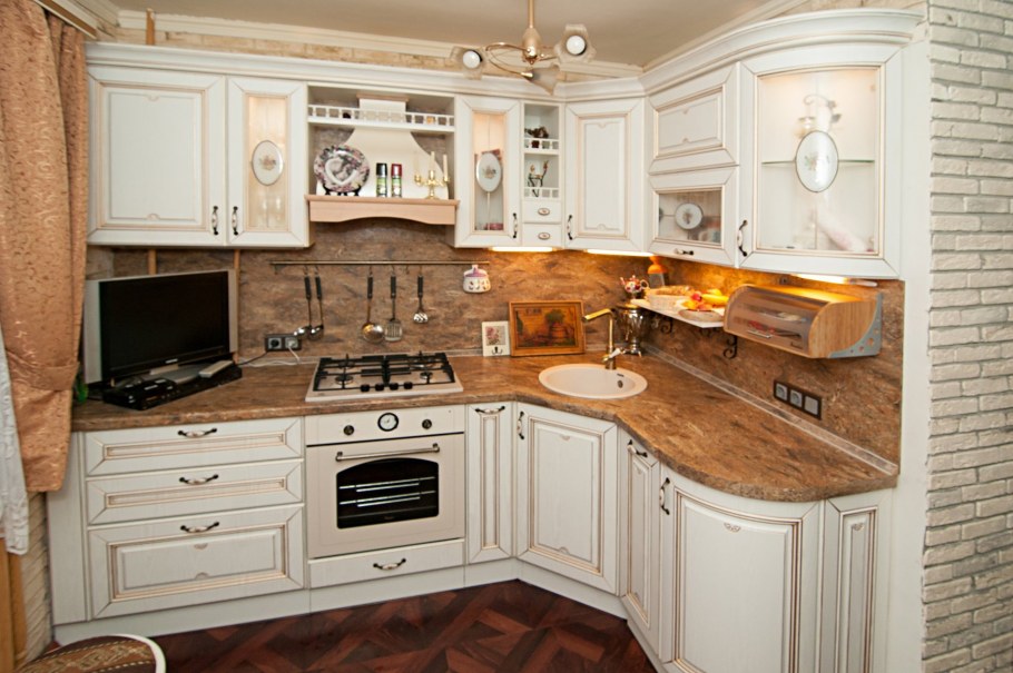 Кухни маленькие угловые классика