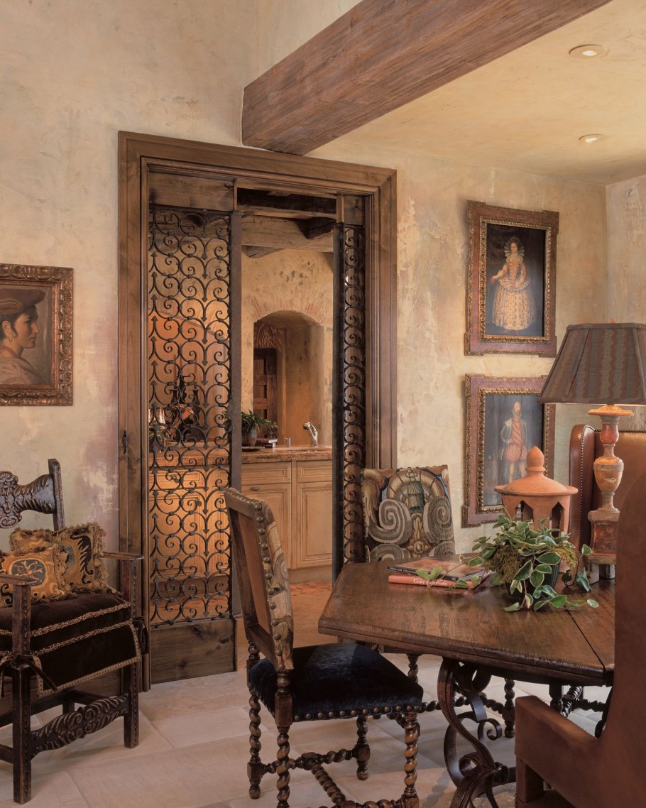 Прихожая в колониальном стиле