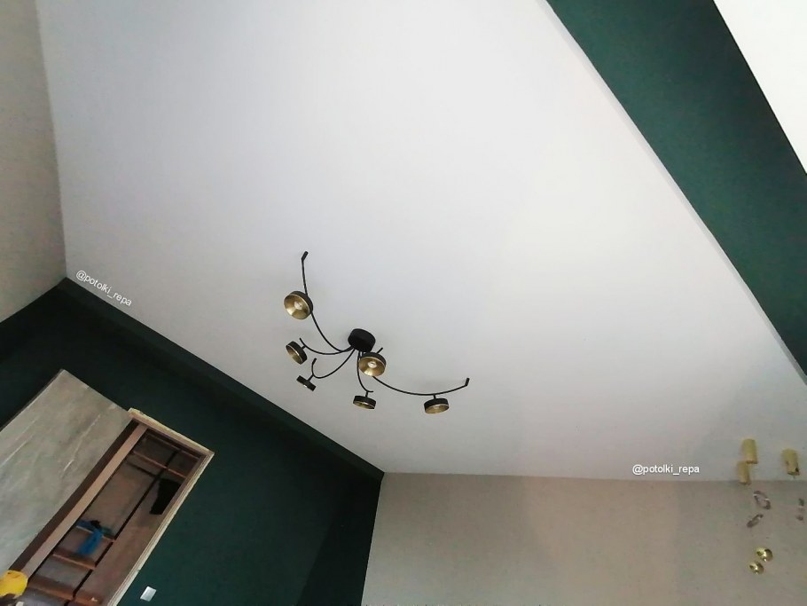 Натяжные потолки с фотопечатью для коридора