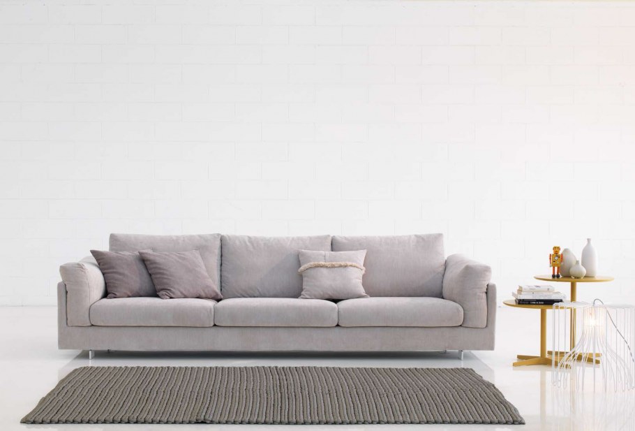 Стильные диваны для маленькой комнаты