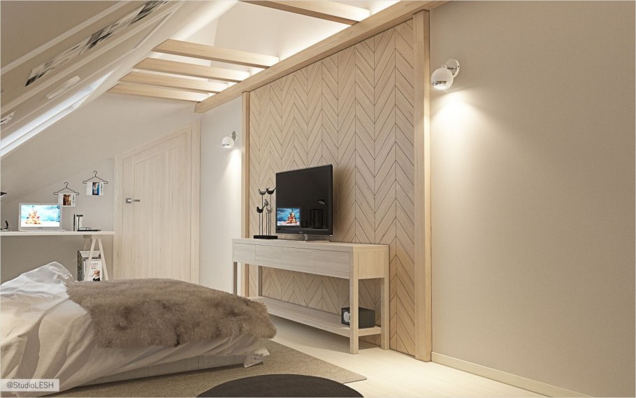 Спальня с наклонным потолком