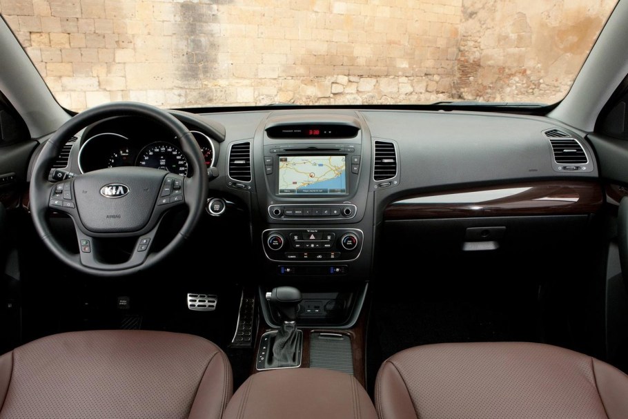 Kia Sorento 2012 интерьер