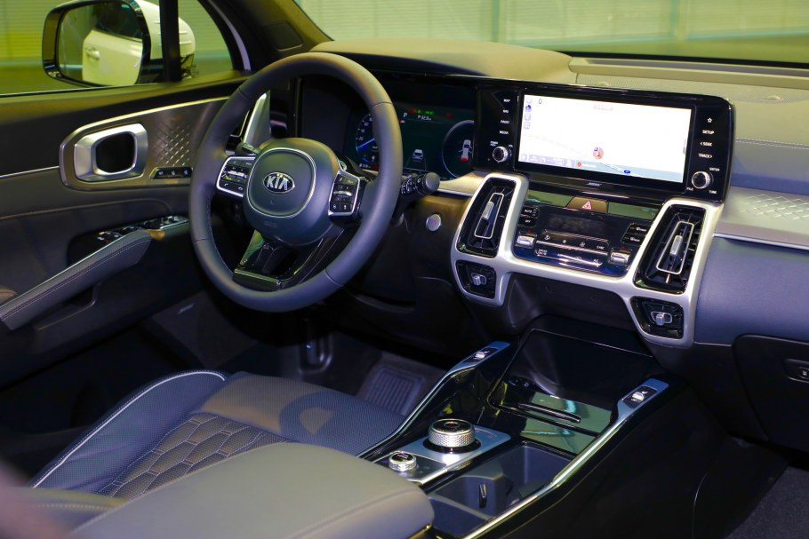 Киа Соренто 2021 интерьер
