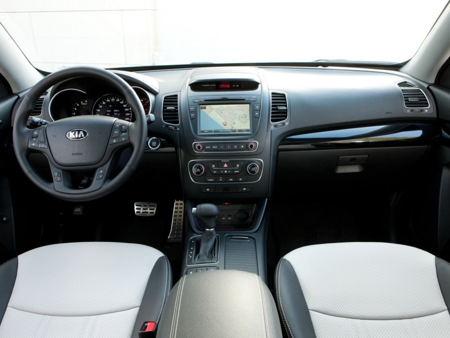 Kia Sorento 2012 салон
