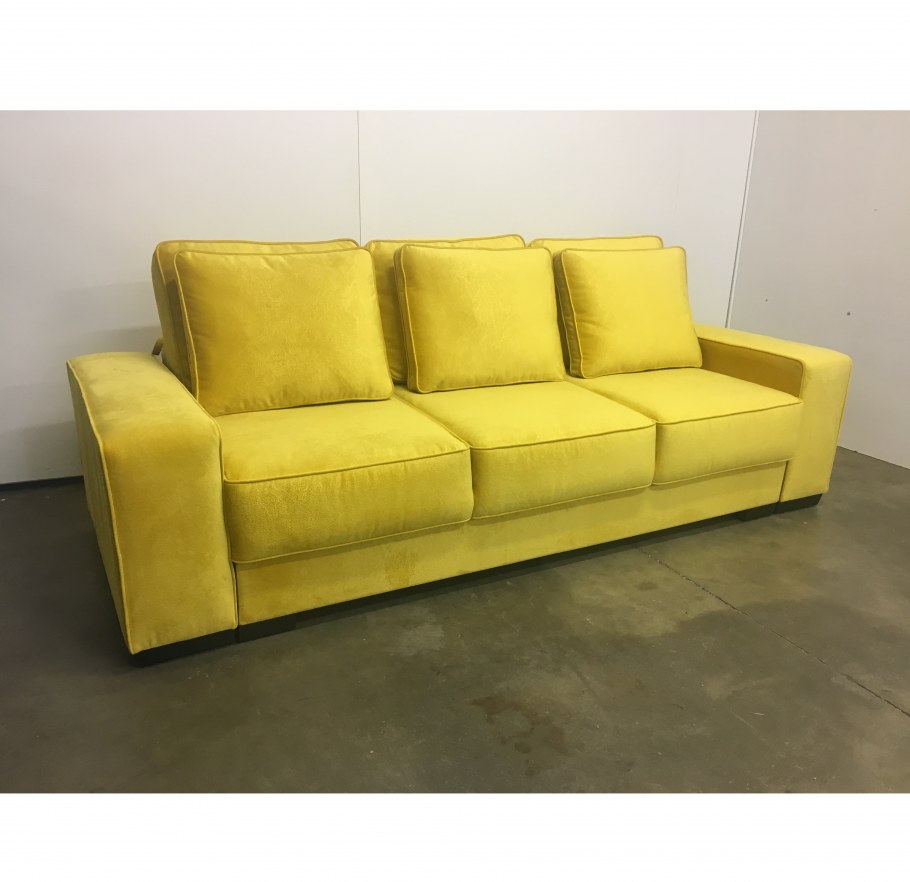 Прямой диван Loko Talisman 13 с широкими подлокотниками