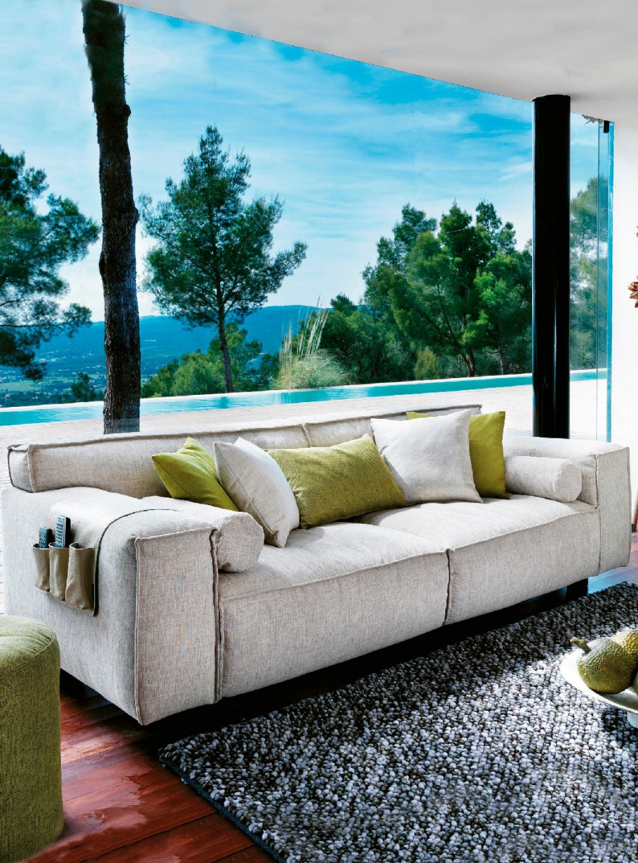 Диван с регулируемой спинкой