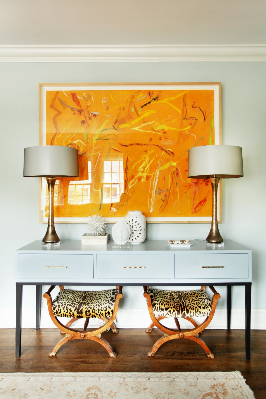 Оранжевая картина в интерьере