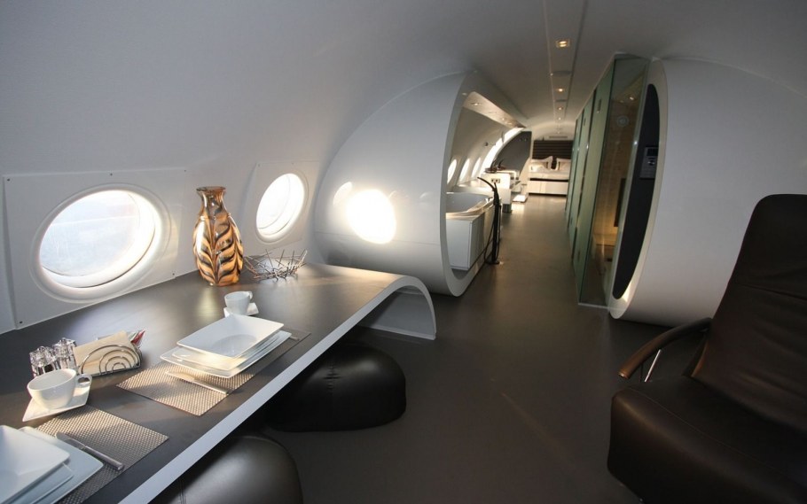 Дом внутри самолета