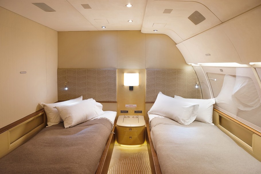 Интерьер самолета Шафран