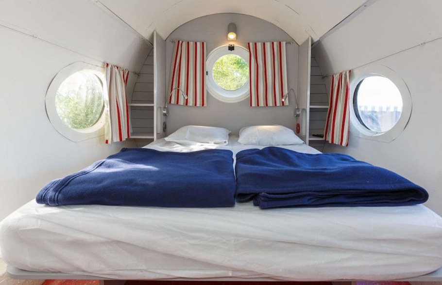 Отель из самолета