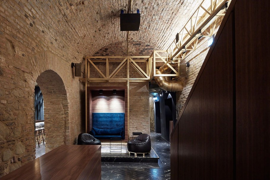 Подземный бар