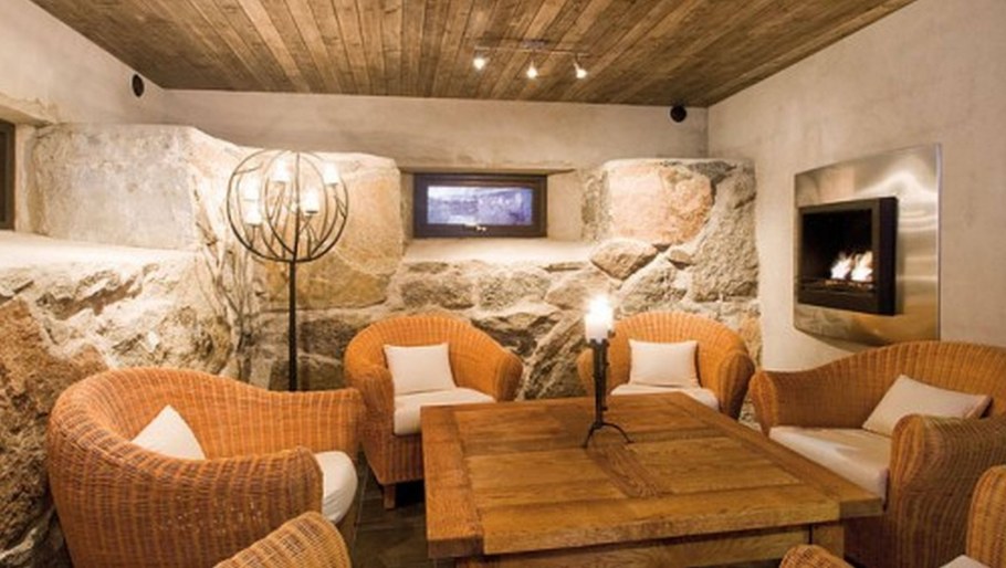 Комната отдыха в подвале