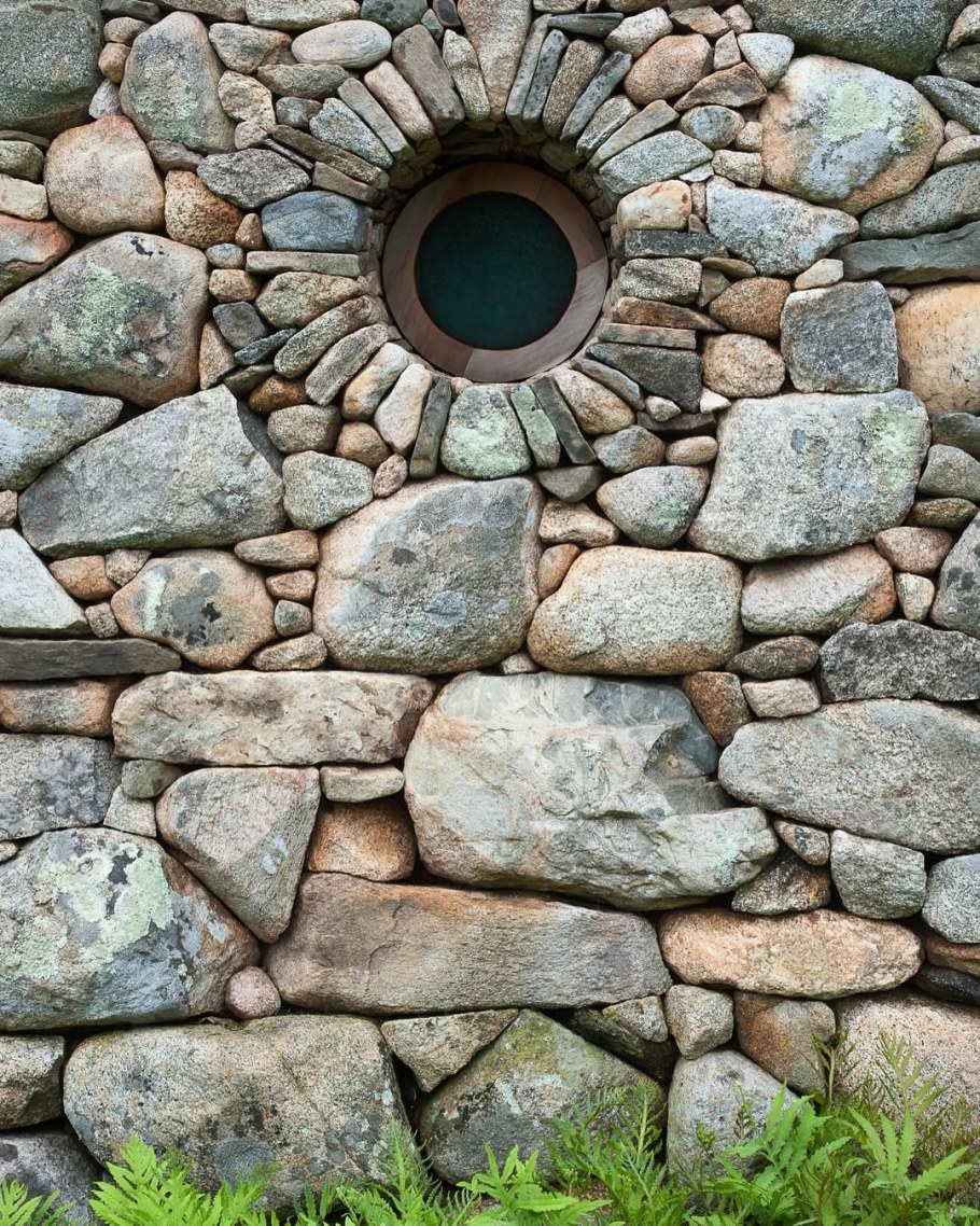 Стена из булыжника