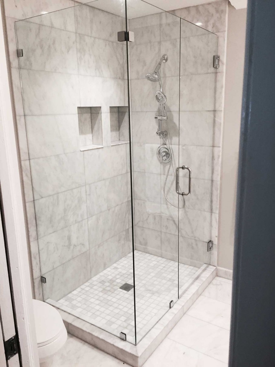 Душевые кабины из стекла с поддоном