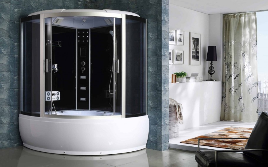 Интерьер ванной комнаты с душевой кабиной