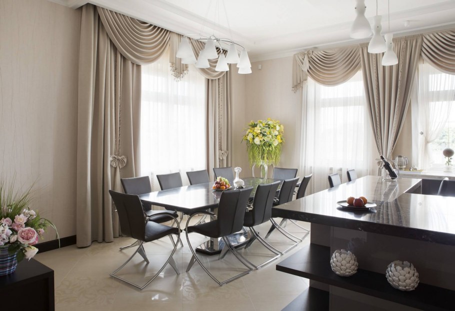 Шторы для кухни-гостиной с двумя окнами