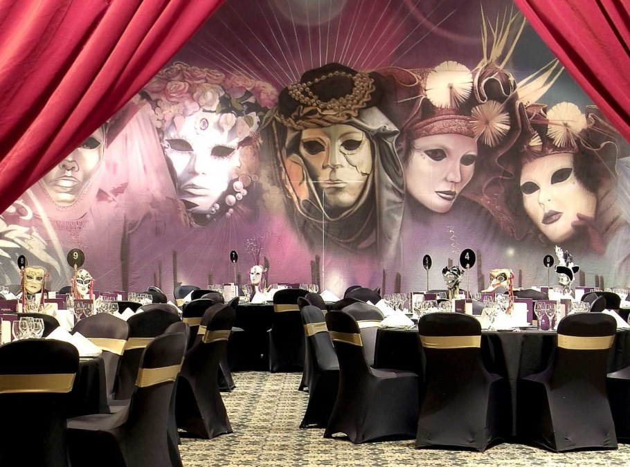 Фотозона в стиле маскарад