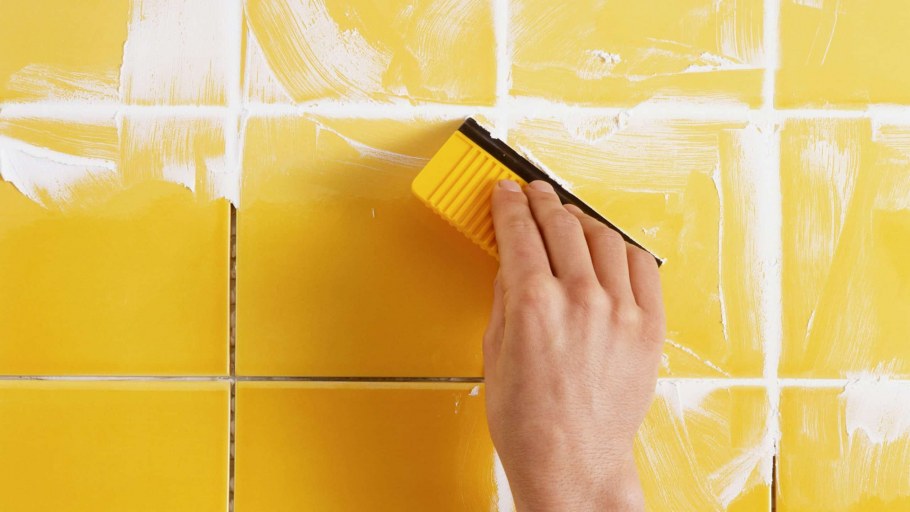 Затирка швов кафельной плитки в ванной