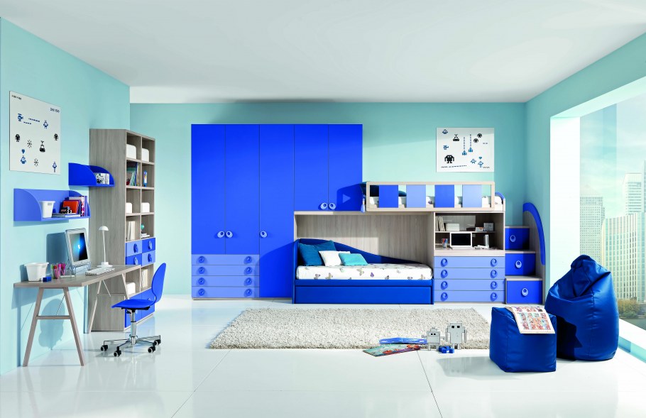 Голубая мебель в детской