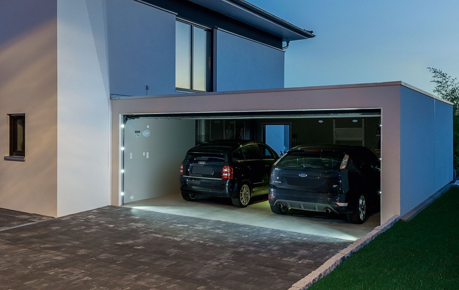 Дом с гаражом