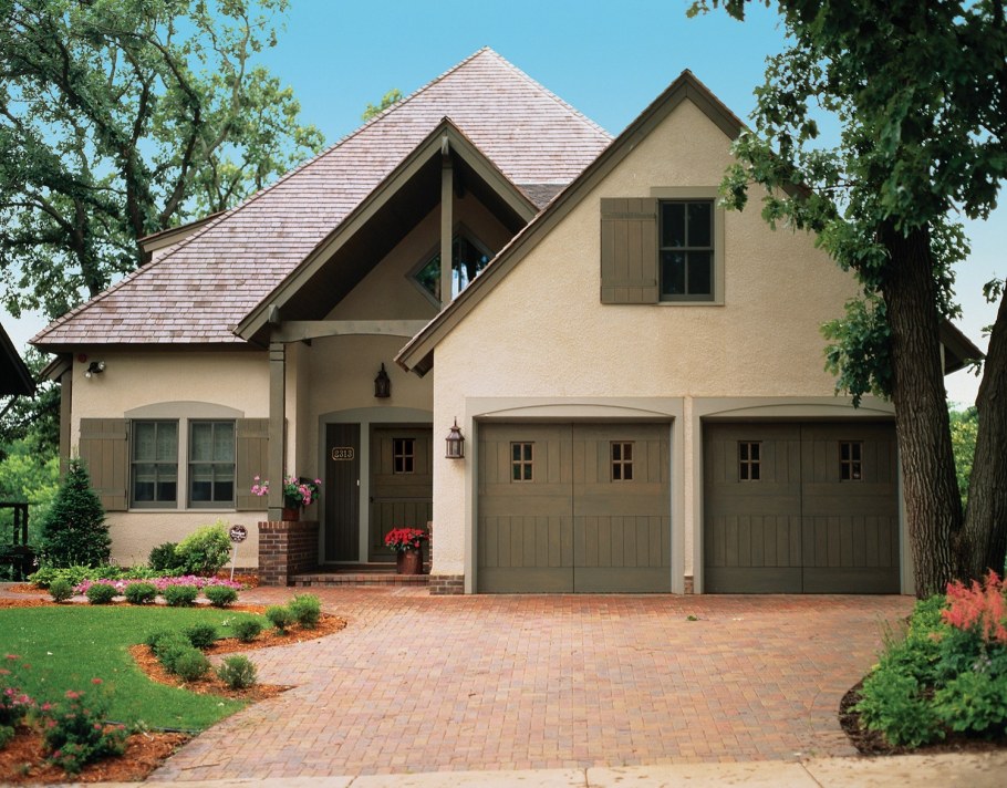 Дом с гаражом