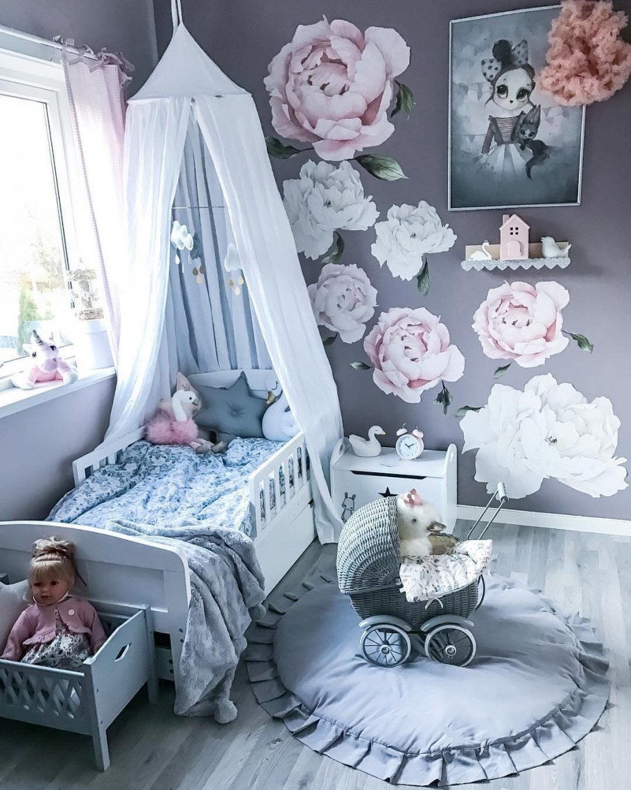 Интерьер комнаты для новорожденного