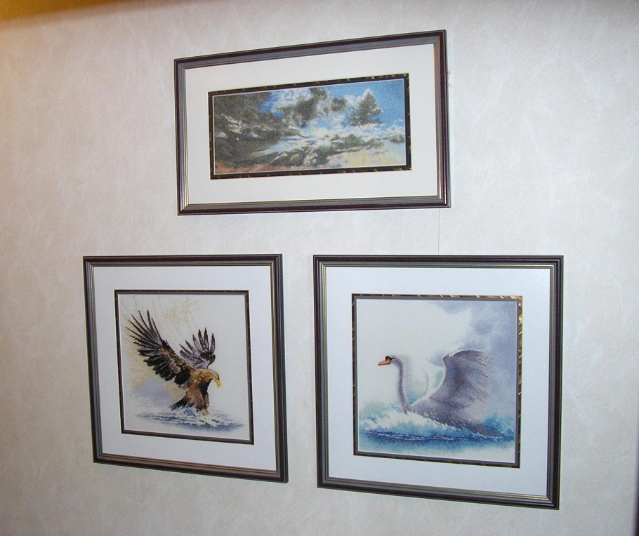 Вышитые картины в интерьере