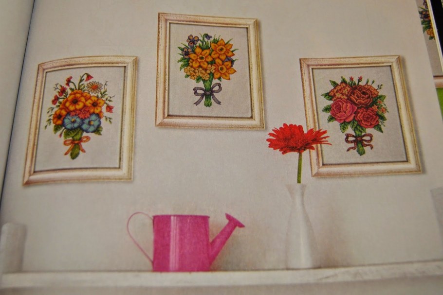 Вышивка крестом в интерьере офиса