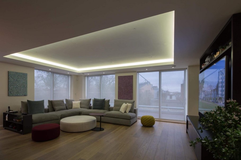 Интересные натяжные потолки с подсветкой