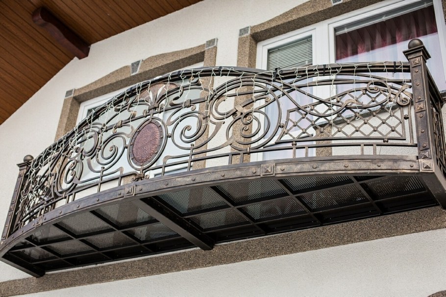 Красивые кованые балконы