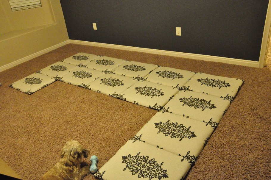 Коврик на стену у кровати своими руками