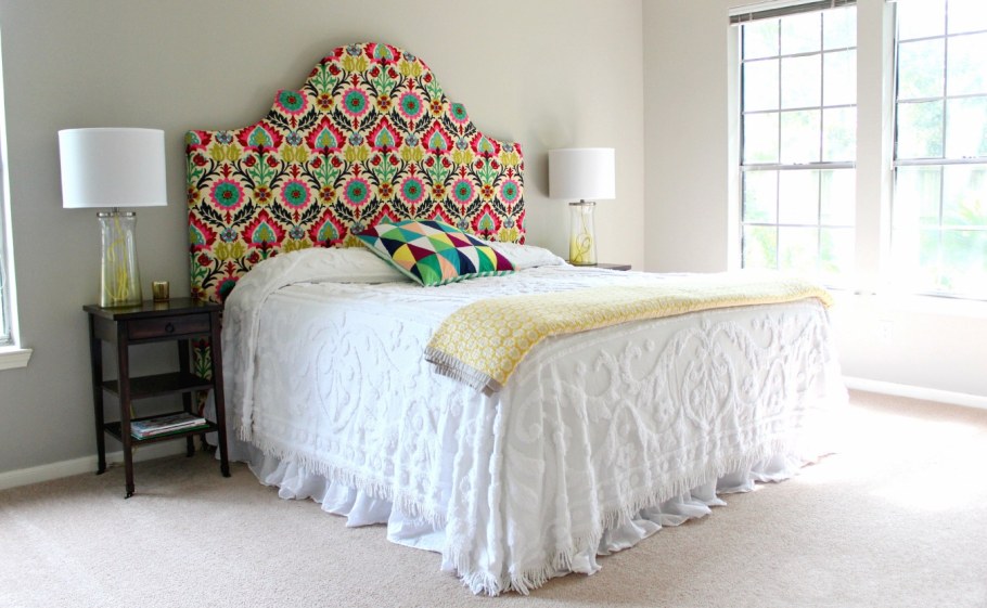 Декор изголовья кровати