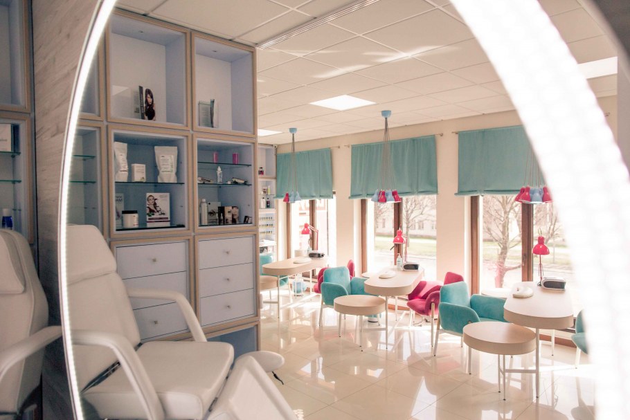 Студия красоты в бирюзовом цвете