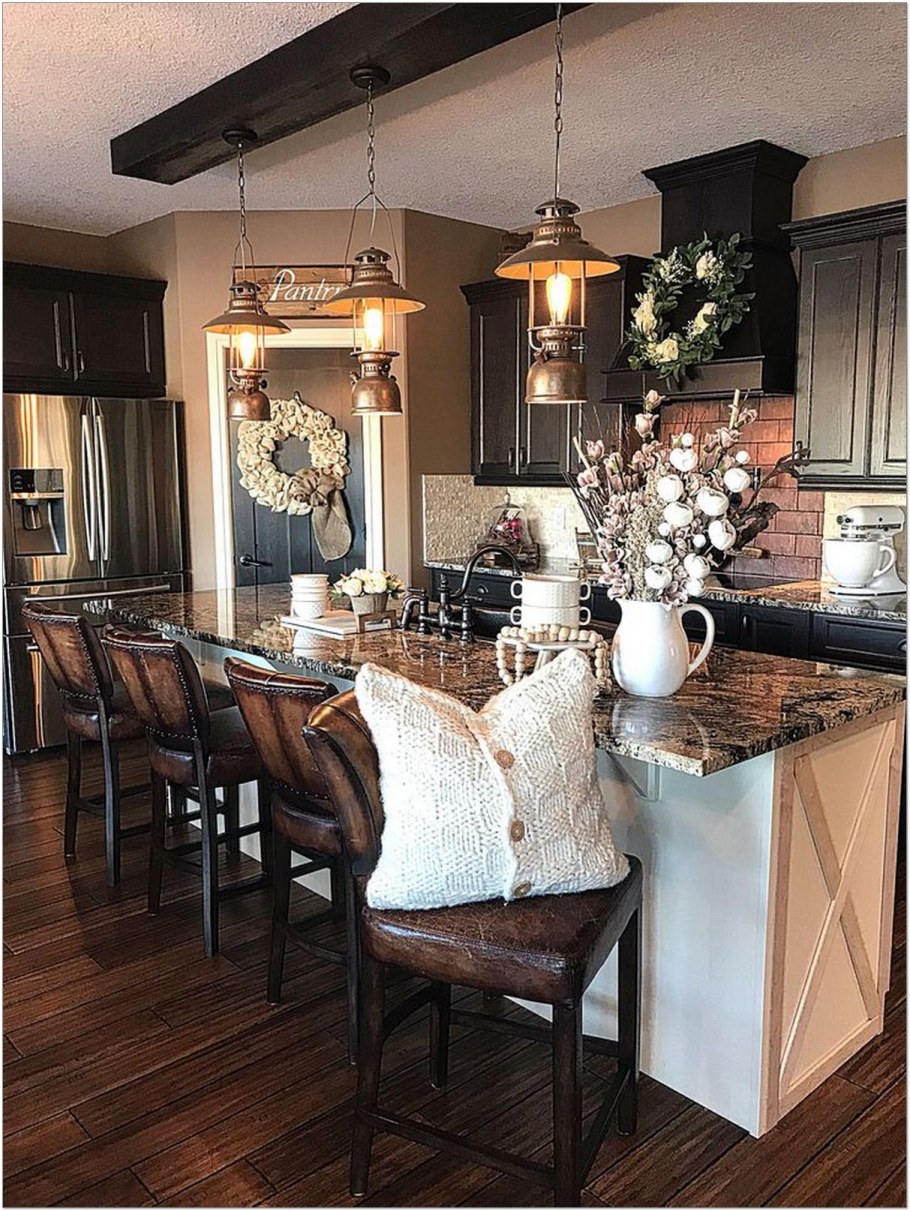 Кухонный декор в доме