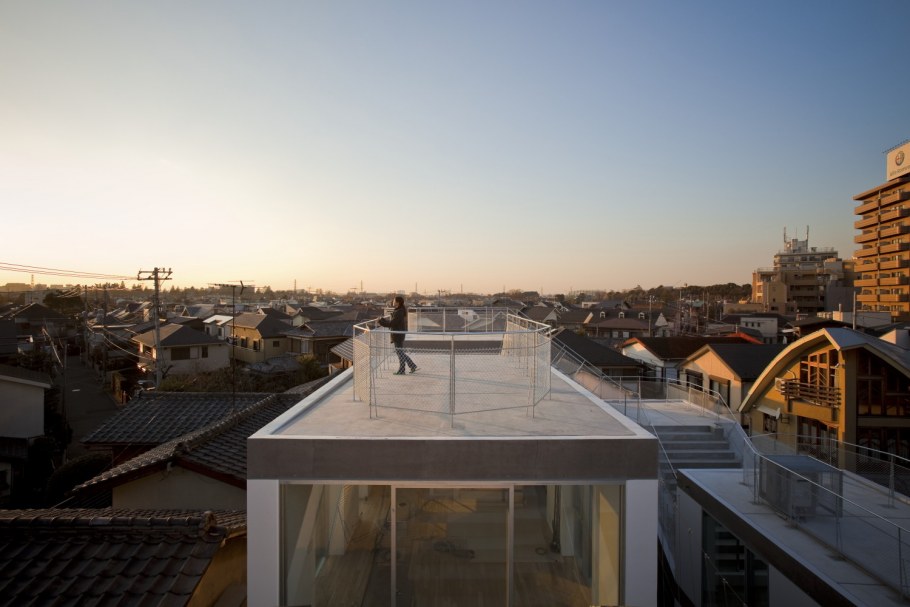 Веранда на крыше многоквартирного дома