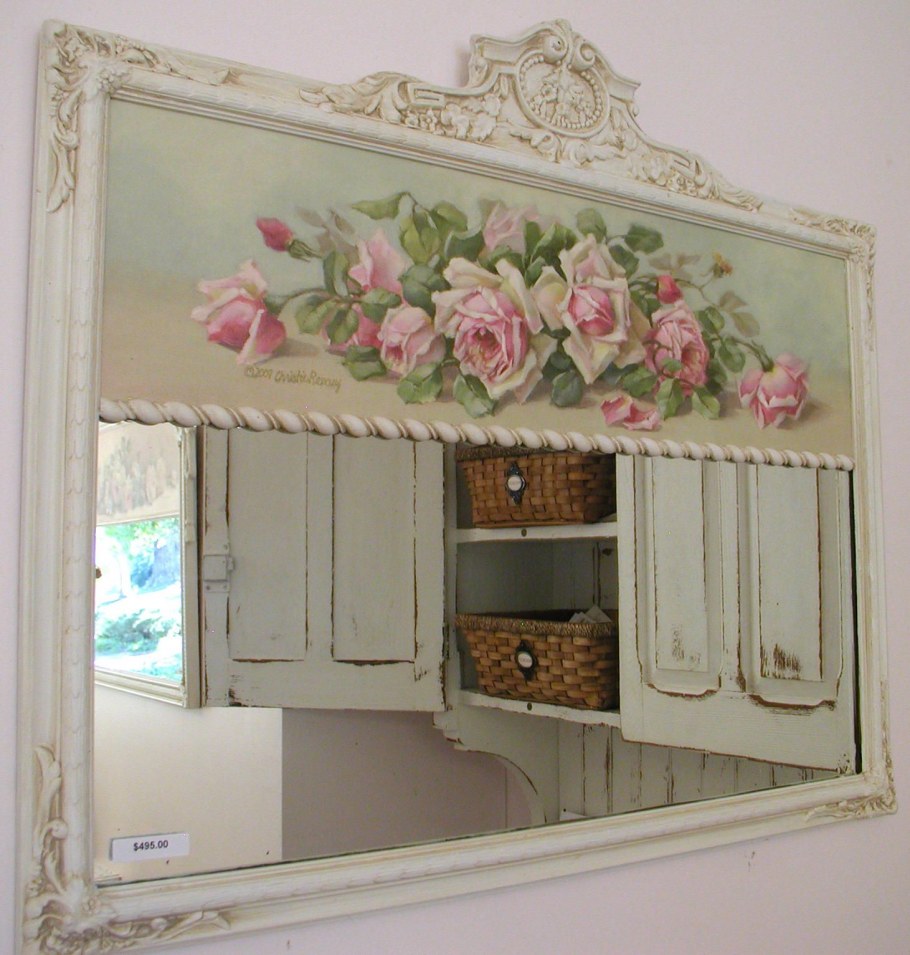 Декор зеркала искусственными цветами