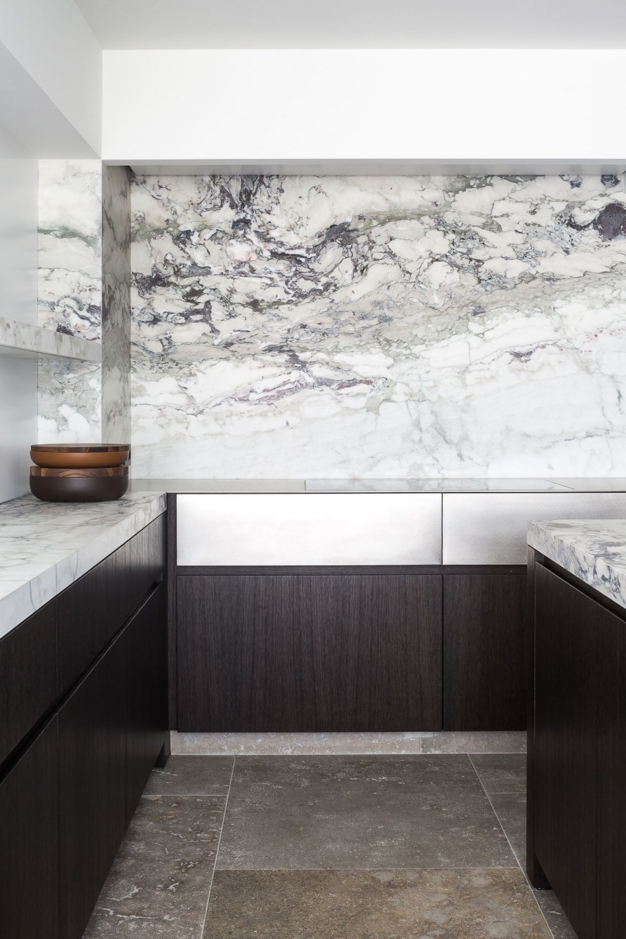 Мрамор в интерьере кухни